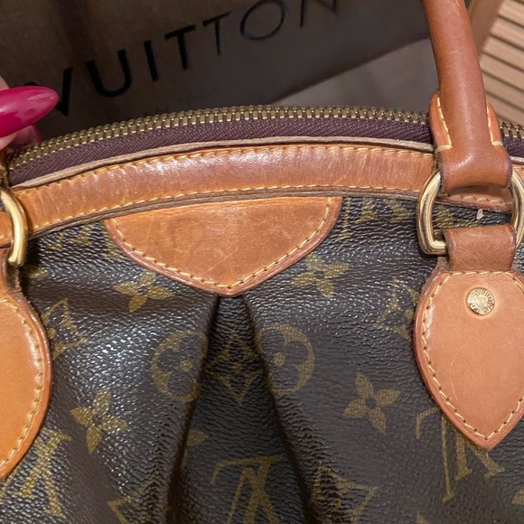 Louis Vuitton
Tivoli Handbag Monogram Canvas PM - Picture 5 of 16